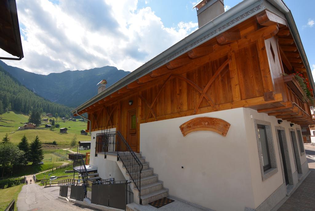 Casa Elena Lägenhet Rabbi Exteriör bild