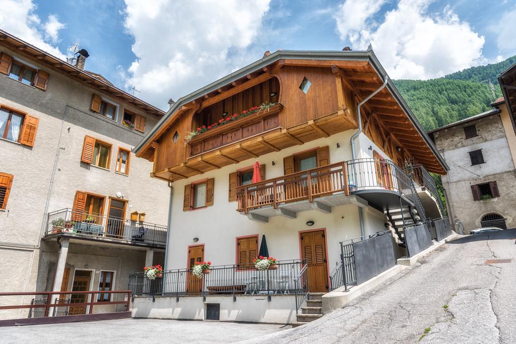 Casa Elena Lägenhet Rabbi Exteriör bild