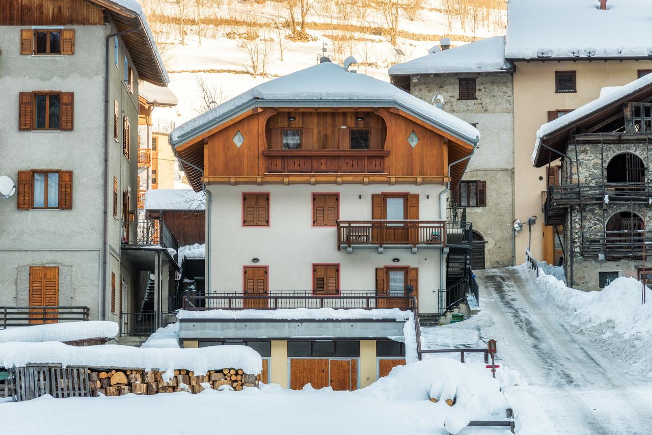 Casa Elena Lägenhet Rabbi Exteriör bild