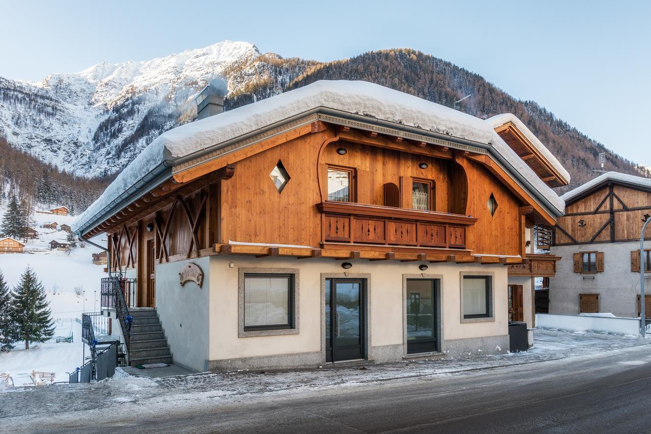 Casa Elena Lägenhet Rabbi Exteriör bild